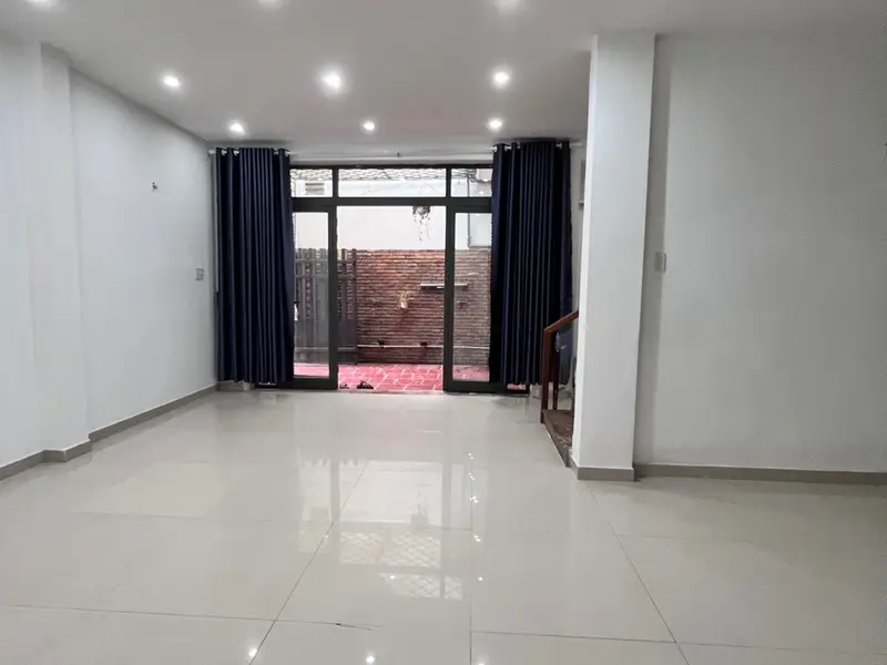 Bán nhà riêng 3 tầng tại trung tâm Hải Châu, Đà Nẵng, diện tích 71.9m², giá ưu đãi... Bán nhà riêng tại Hải Châu, Đà Nẵng 01