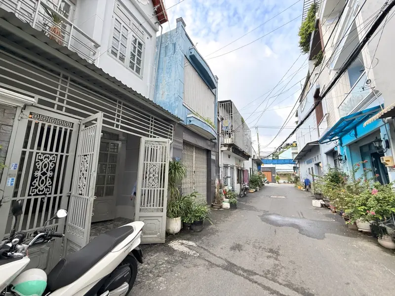 MUỐN Ô TÔ NGỦ TRONG NHÀ? NHÀ 2 TẦNG - 64m2 - NGAY HIỆP THÀNH CITY - NGUYỄN THỊ BÚP - Q.12... Bán nhà riêng tại Trung Mỹ Tây, Hồ Chí Minh 01