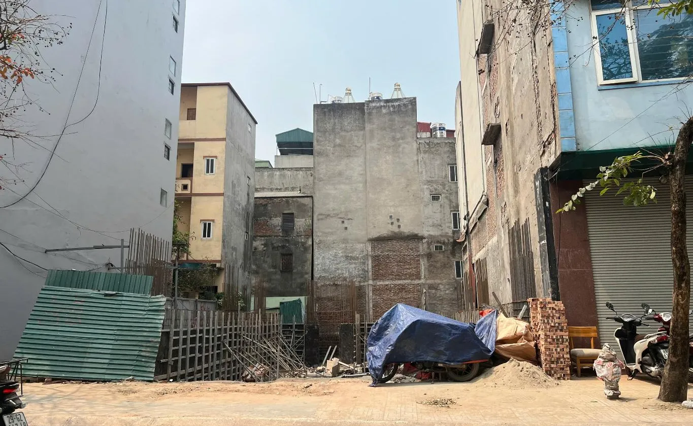 Tòa Nhà Văn Phòng Góc Mặt Phố Sang Trọng Tại Trung Tâm Thành Phố... Bán nhà mặt phố tại Cầu Giấy, Hà Nội 01