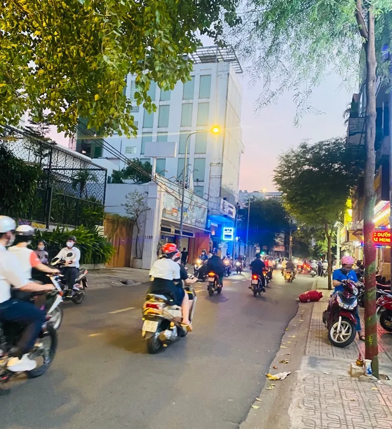 CHÍNH CHỦ TRANG BÌA - NGANG 5M BỀ THẾ - NHÀ CÁC MẶT TIỀN VÀI BƯỚC CHÂN - VỊ TRÍ SIÊU ĐỈNH... Bán nhà riêng tại Chợ Lớn, Hồ Chí Minh 01