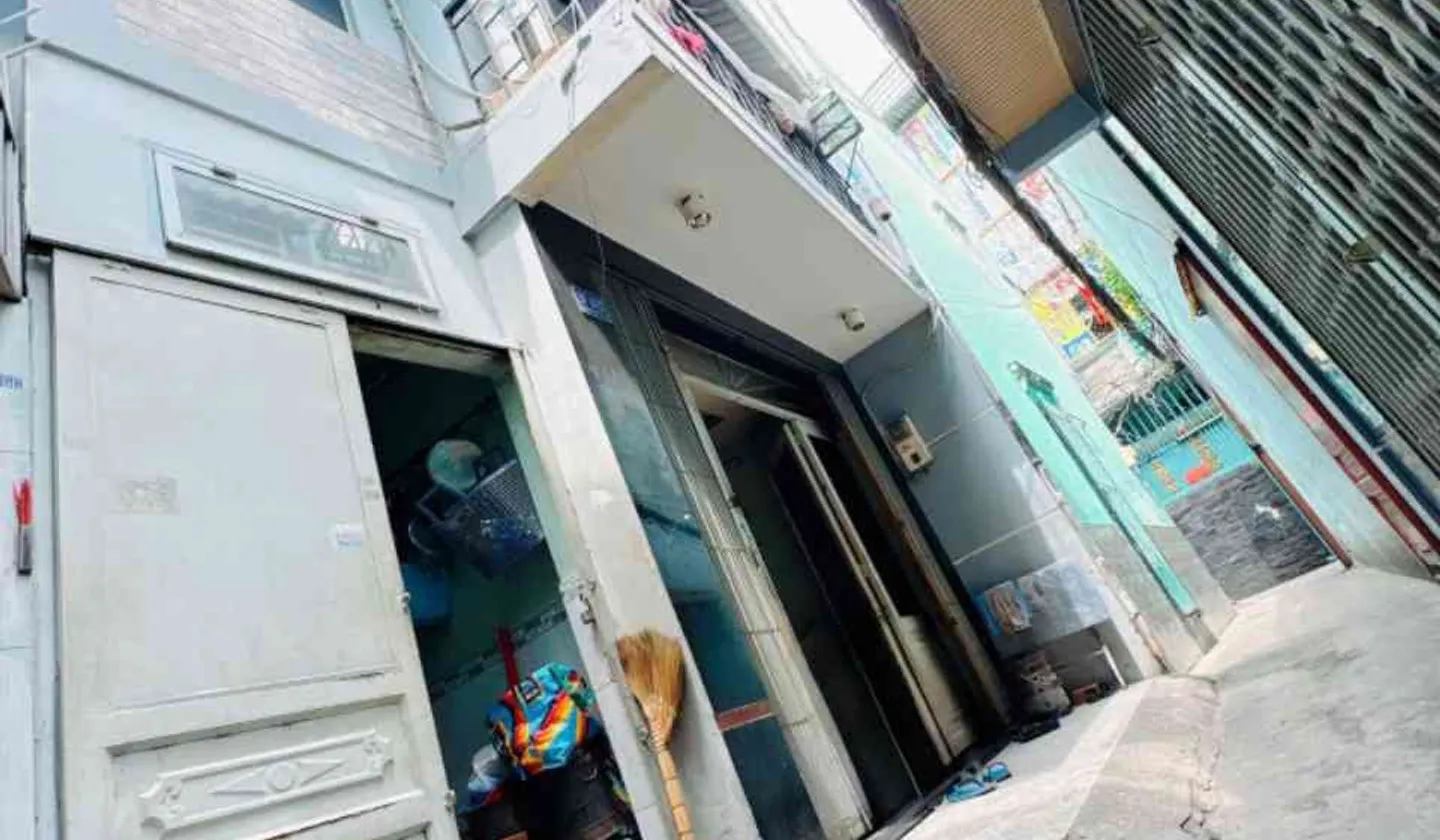 Nhà đẹp 3 tầng gần Q1 - Diện tích nhỏ, tiện nghi đầy đủ... Bán nhà riêng tại Chánh Hưng, Hồ Chí Minh 01