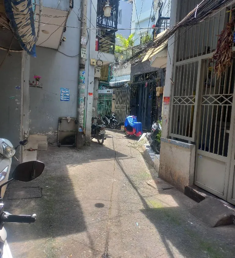 Nhà đẹp 5 tầng, 6 phòng ngủ gần quận 1... Bán nhà riêng tại Chánh Hưng, Hồ Chí Minh 01