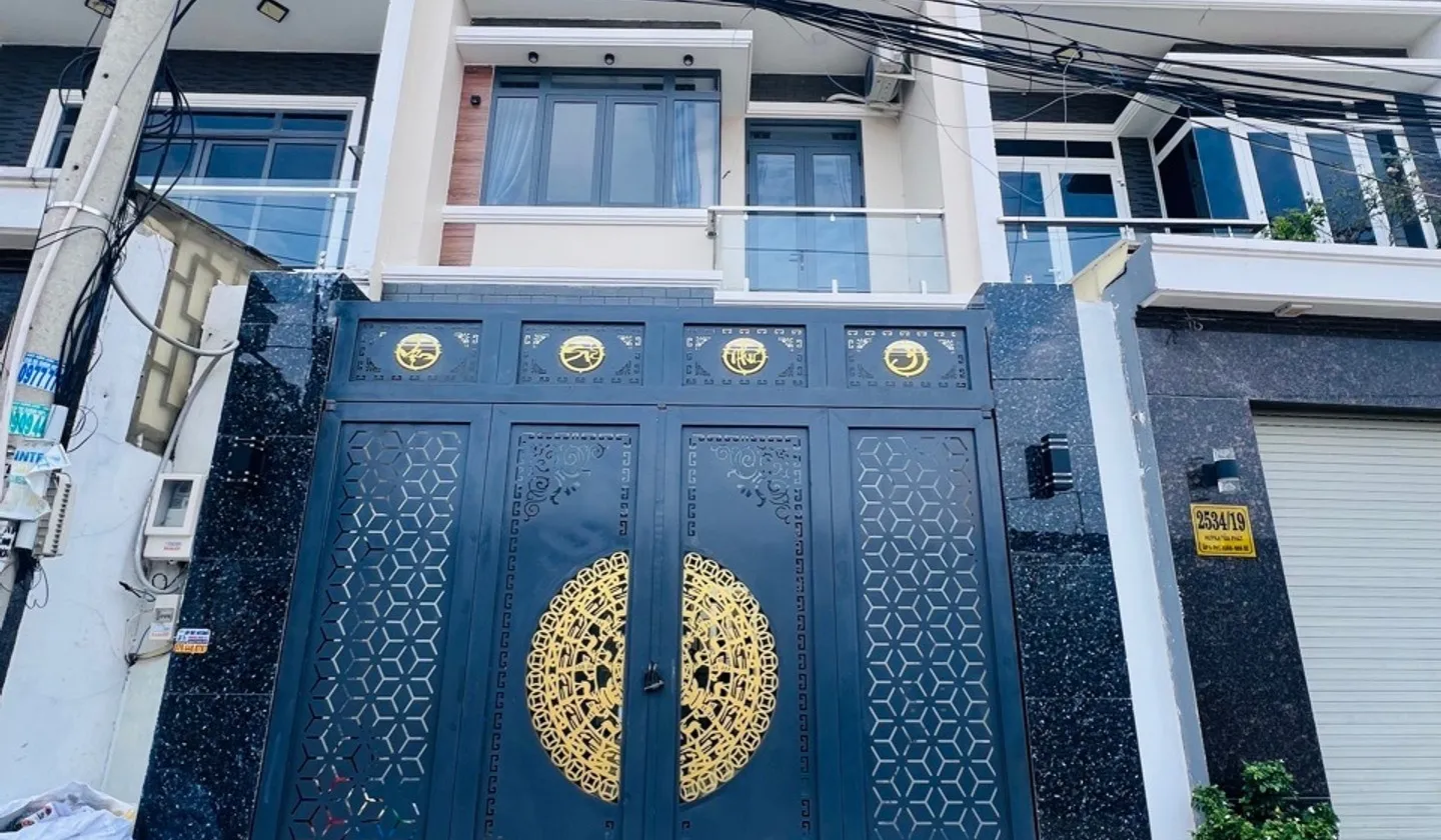 Nhà phố 4 tầng hiện đại, thang máy, full nội thất, hẻm xe hơi gần Huỳnh Tấn Phát... Bán nhà riêng tại Nhà Bè, Hồ Chí Minh 01