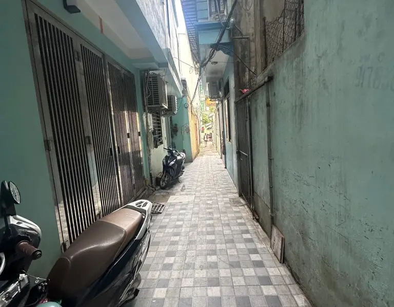 Nhà Tứ Mặt Tiền Cầu Giấy - Ở Ngay, Dễ Chốt... Bán owner_side tại Cầu Giấy, Hà Nội 01