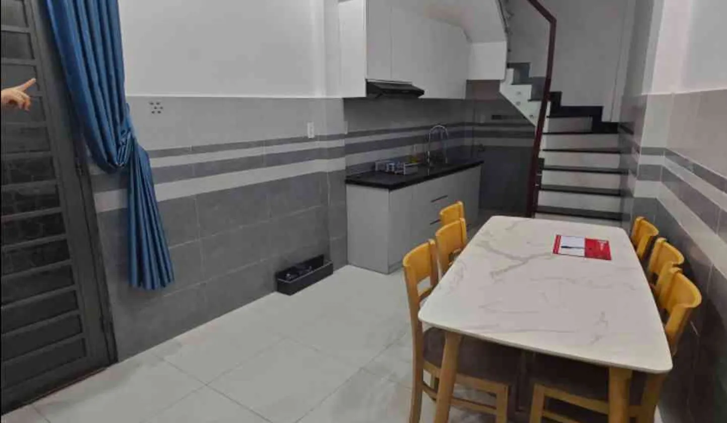 Nhà xinh Lạc Long Quân giá 3.2 tỷ - gọn nhẹ tiện nghi... Bán nhà riêng tại Tân Hòa, Hồ Chí Minh 01