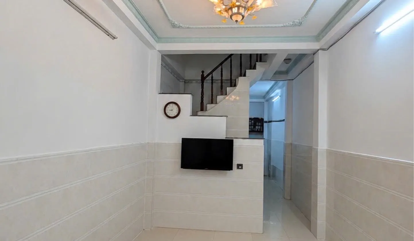 CHỦ NHIỆT – GIẢ.M 300TR – NHỈNH 4 T.Ỷ .
NHÀ 3 TẦNG _ 3PN . DTSD 135m2_ SHR_ KHU KIỀU ĐÀM_ TÂN HƯNG... Bán nhà riêng tại Tân Hưng, Hồ Chí Minh 01