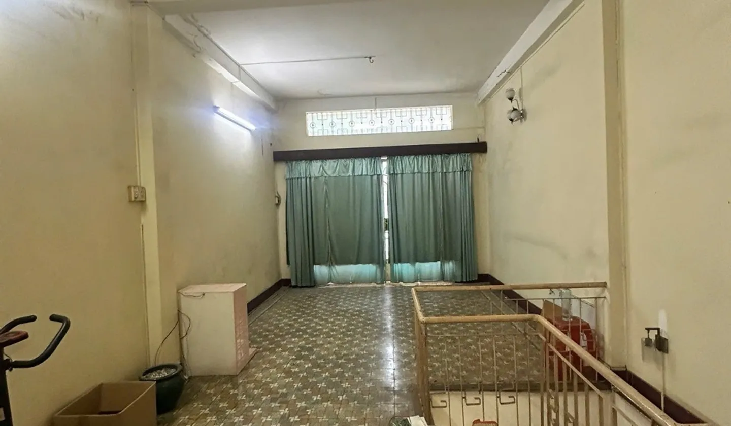 Nhà bán 28/13 DBT P2Q8. Củ. 4x20m 2 lầu. Giá 8.8 tỷ... Bán nhà riêng tại Chánh Hưng, Hồ Chí Minh 01