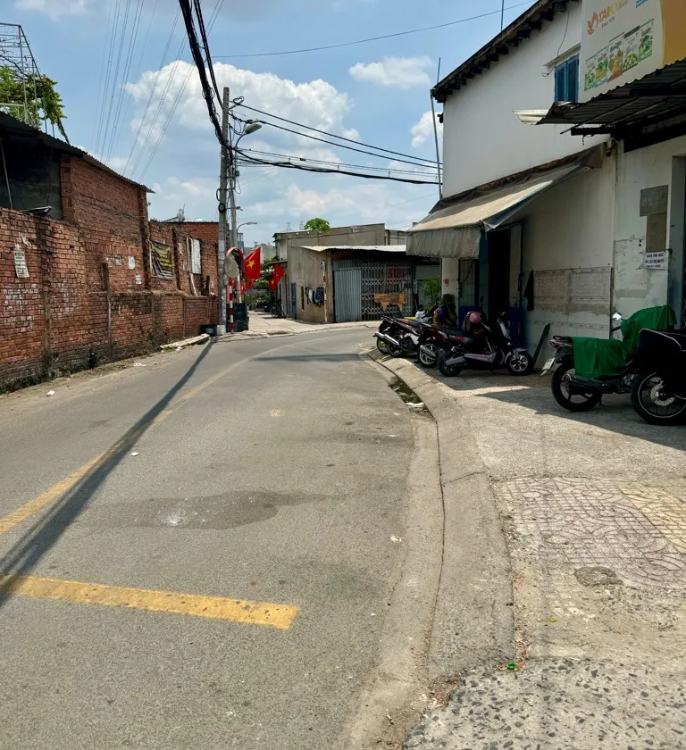 🔥🔥 NHÀ C4 HẺM Ô TÔ – SÁT QUỐC LỘ 1A – NGANG KHỦNG 6M – 120M² – GIÁ CHỈ 5.9 TỶ 🔥🔥
📐 DT: 6 x 20m... Bán nhà riêng tại Bình Tân, Hồ Chí Minh 01