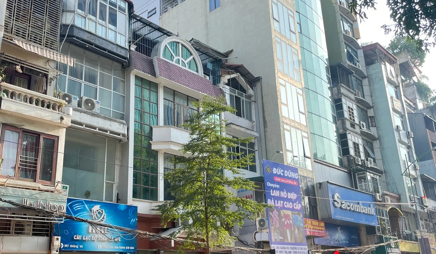 Bán nhà mặt phố Giảng Võ 79,5 m², vị trí đắc địa giá 120 tỷ đồng... Bán nhà mặt phố tại Giảng Võ, Hà Nội 01