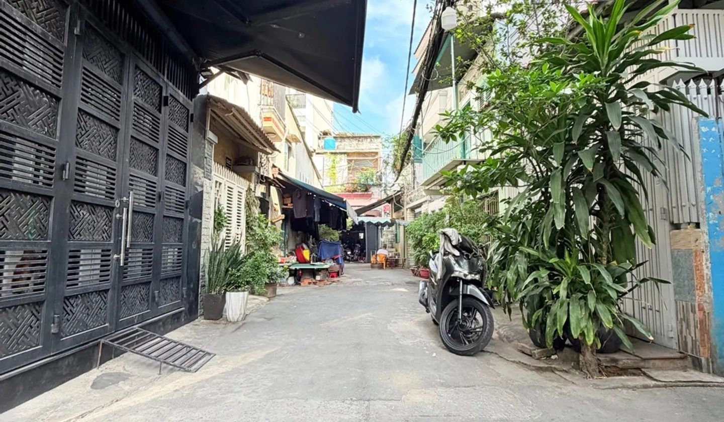 Nhà 2 Tầng Hẻm Xe Hơi Lý Thường Kiệt, Giá Hấp Dẫn... Bán nhà riêng tại Tân Hòa, Hồ Chí Minh 01