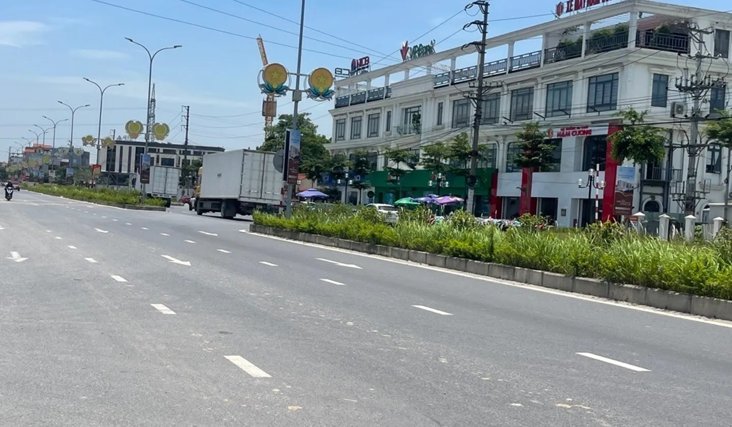 Cơ hội sở hữu nhà 3 tầng vị trí vàng gần khu công nghiệp Phố Nối B, giá tốt khó tin... Bán nhà riêng tại Yên Mỹ, Hưng Yên 01