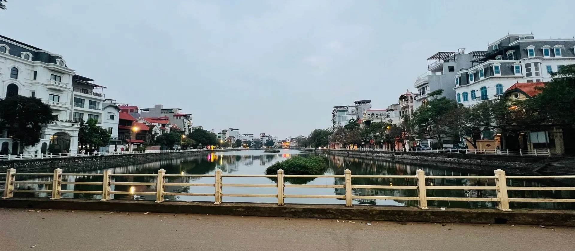 Nhà mặt phố trung tâm quận Long Biên - không gian lý tưởng cho đẳng cấp thịnh vượng... Bán nhà mặt phố tại Bồ Đề, Hà Nội 01
