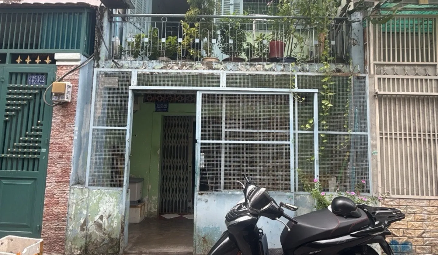 Bán nhà 2 tầng hẻm ô tô rộng quận 11 giá 7 tỷ... Bán nhà riêng tại Hòa Bình, Hồ Chí Minh 01