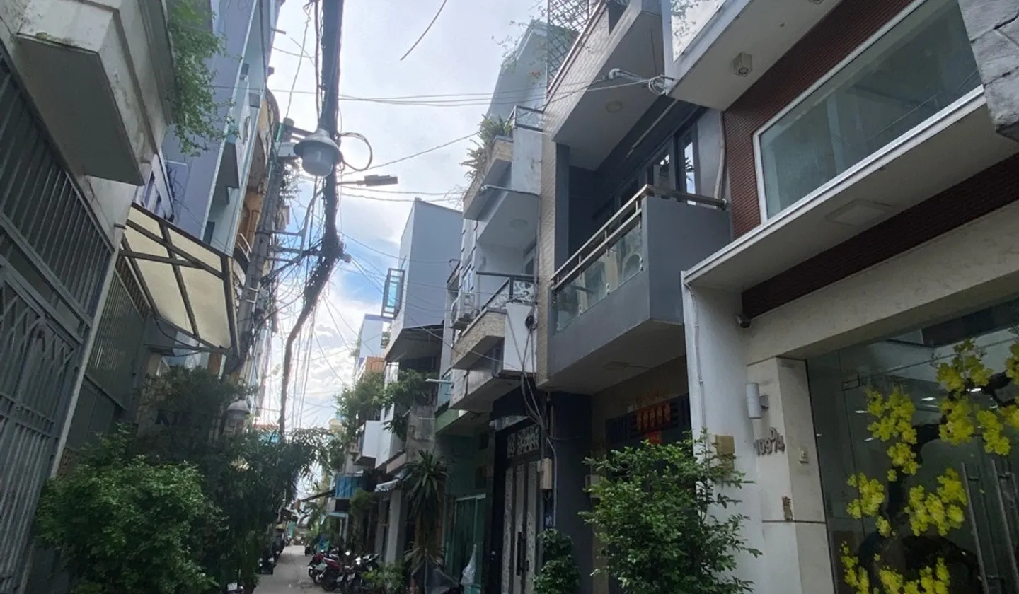 Bán nhà 2 tầng 33.5m2 mặt tiền rộng tại quận 11, giá 6.9 tỷ... Bán nhà riêng tại Bình Thới, Hồ Chí Minh 01