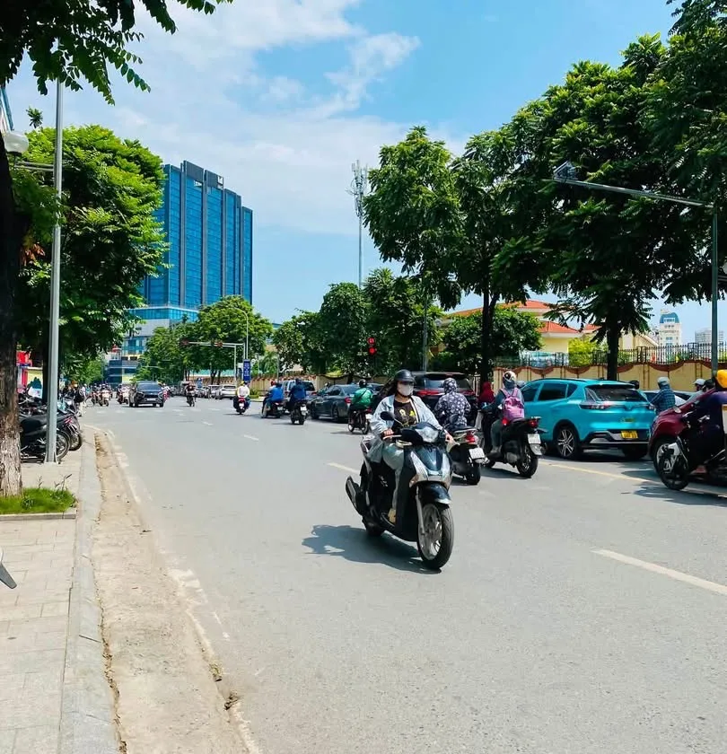Ô TÔ ĐỖ- Phân lô ngõ 134 Lê Trọng Tấn- Gần phố- Chỉ 14 t.ỷ hơn... Bán nhà riêng tại Phương Liệt, Hà Nội 01