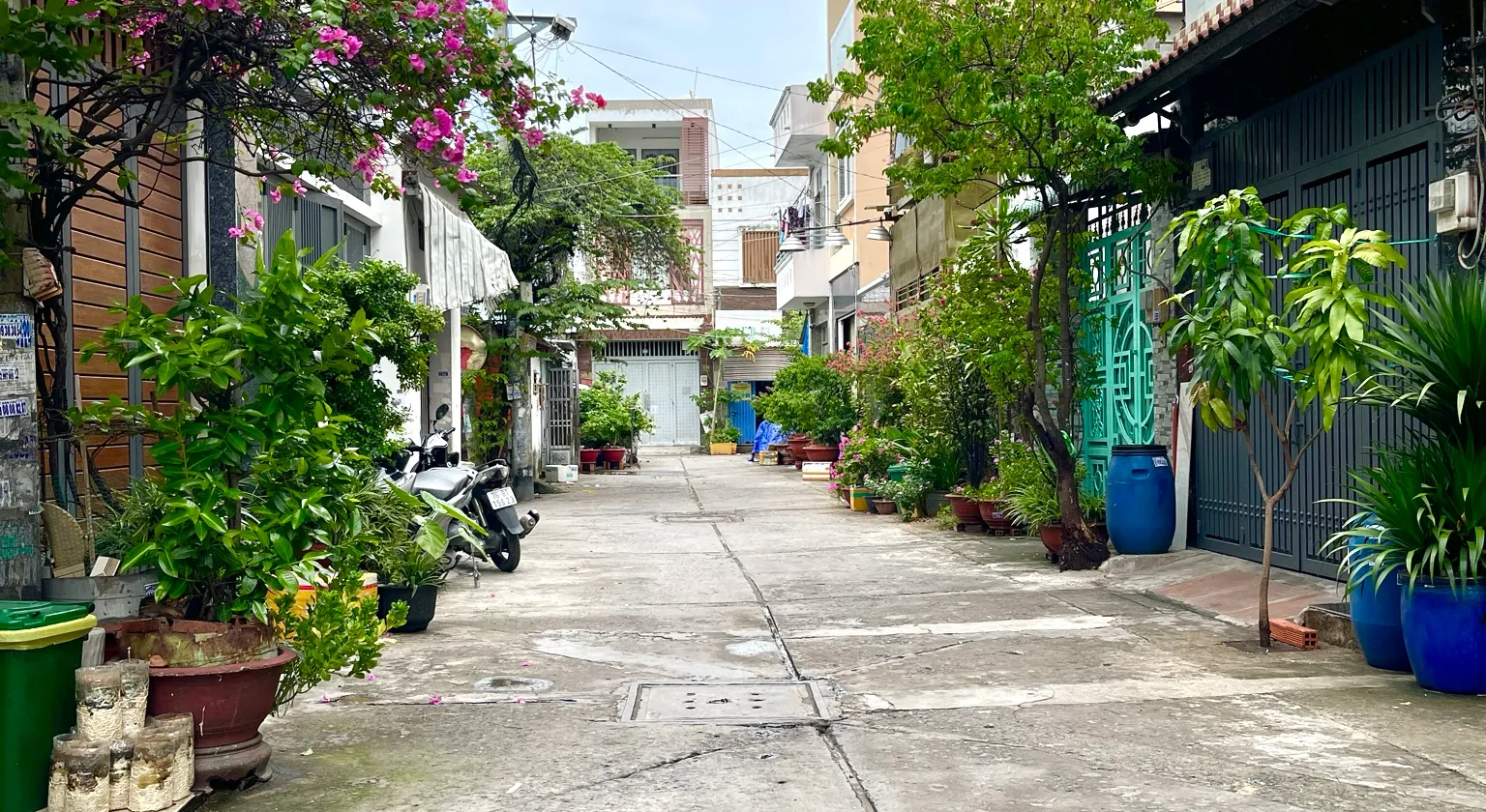 Khách cần tìm nhà DT lớn 93m2 - mà ngang phải 8m - chỉ quanh 6ty - hẻm lớn 5m - LG thì bé tí... Bán nhà riêng tại Bình Hưng Hòa, Hồ Chí Minh 01