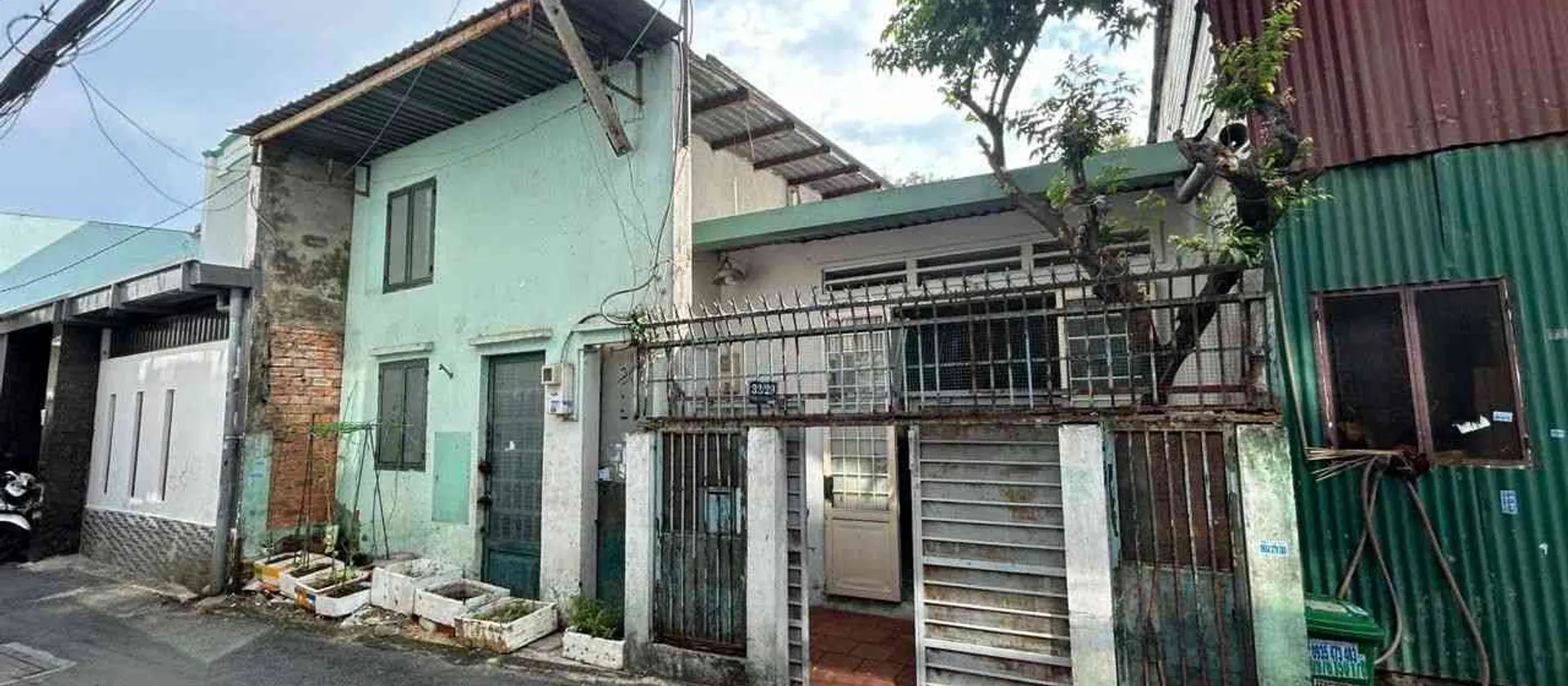 Bán nhà sổ hồng riêng- Mặt tiền 8m - Có sẳn dòng tiền - chủ gấp bán nên thích khách thiện chí mua !... Bán nhà riêng tại Trung Mỹ Tây, Hồ Chí Minh 01