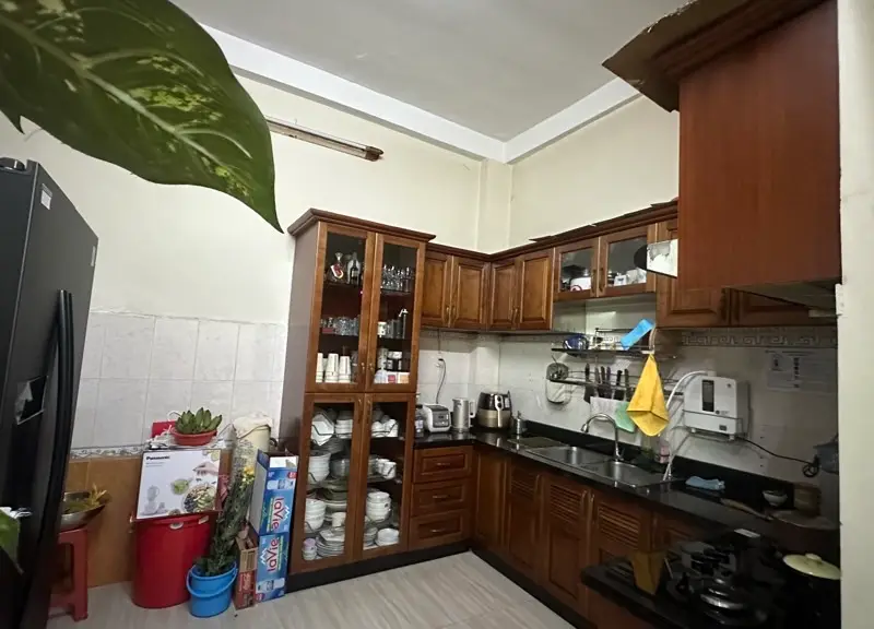 ị trí : Nhà hẻm 6m thông thoáng , gần 3 mặt tiền đường như Nguyễn Trãi , Lê Hồng Phong , Trần Phú .... Bán nhà riêng tại Chợ Quán, Hồ Chí Minh 01