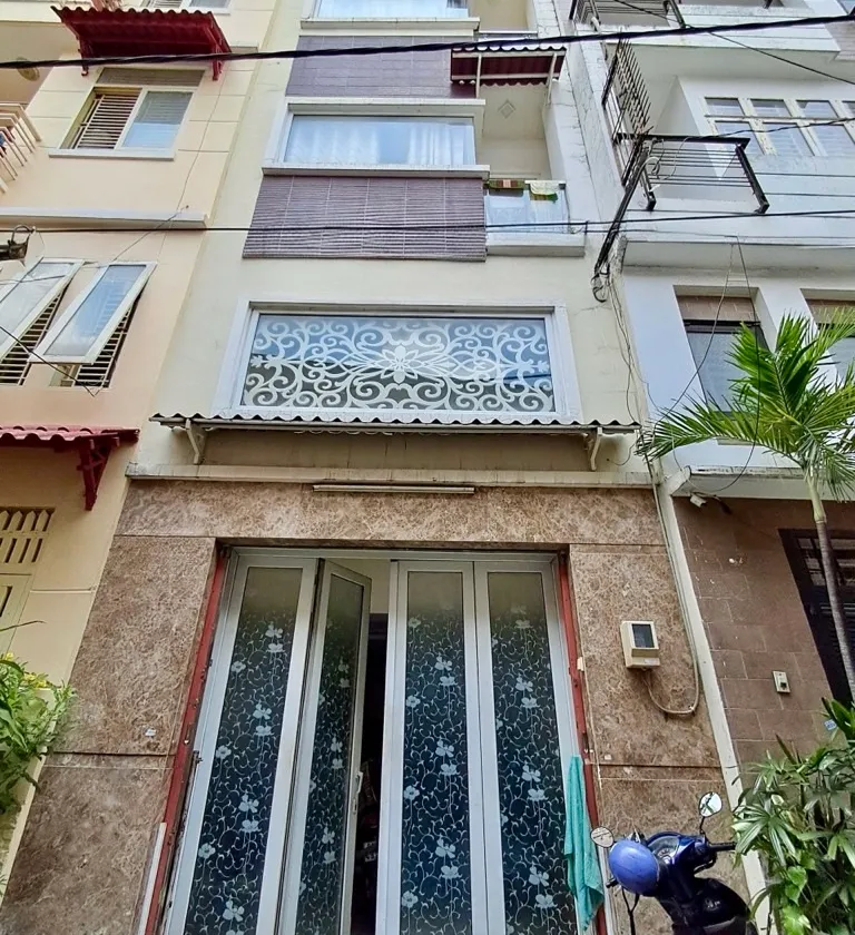 Bán nhà riêng quận 1, diện tích 30m², nhà 4 tầng chắc chắn, vị trí trung tâm... Bán nhà riêng tại Tân Định, Hồ Chí Minh 01
