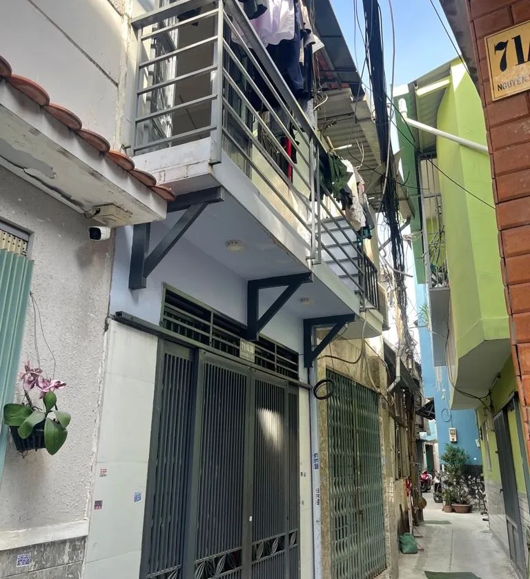 Nhà 2 Tầng Hẻm Thông - Gần Chợ Phạm Văn Hai Giá Tốt... Bán owner_side tại Tân Sơn Hòa, Hồ Chí Minh 01