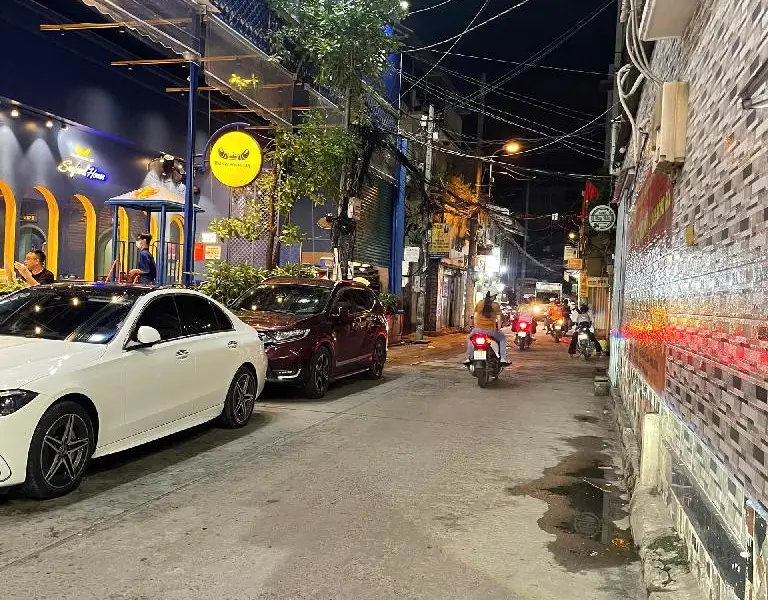Nhà mặt phố Quận 10, ngang rộng 9.3m, giá đỉnh chỉ hơn 11 tỷ... Bán nhà mặt phố tại Hòa Hưng, Hồ Chí Minh 01