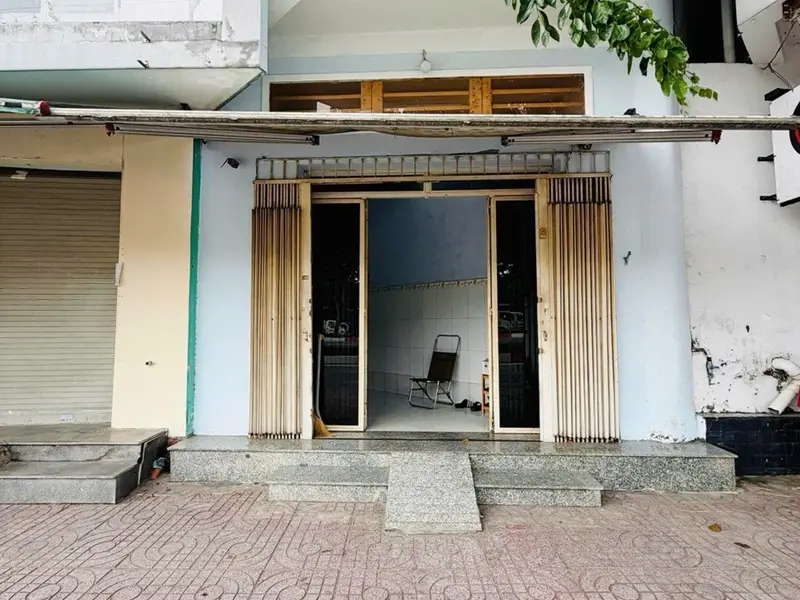 🏩 MẶT TIỀN KINH DOANH ĐẠI LỘ PHẠM VĂN ĐỒNG - 3 TẦNG BTCT - VỈA HÈ RỘNG - HẺM SAU XE TẢI THÔNG LỐI... Bán nhà mặt phố tại Hạnh Thông, Hồ Chí Minh 01