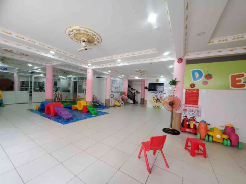 HIẾM CHÍNH CHỦ CẦN BÁN GẤP - NHÀ 3 TẦNG ĐANG LÀM TRƯỜNG MẦM NON - LÔ GÓC HẺM XE HƠI NGANG KHỦNG 12M... Bán nhà riêng tại Phước Long, Hồ Chí Minh 01