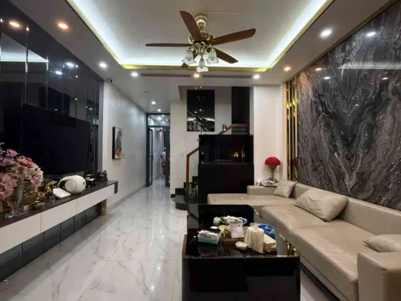 Bán nhà riêng 5 tầng tại Lý Sơn, thiết kế hiện đại 5 phòng ngủ, giá hợp lý... Bán nhà riêng tại Bồ Đề, Hà Nội 01