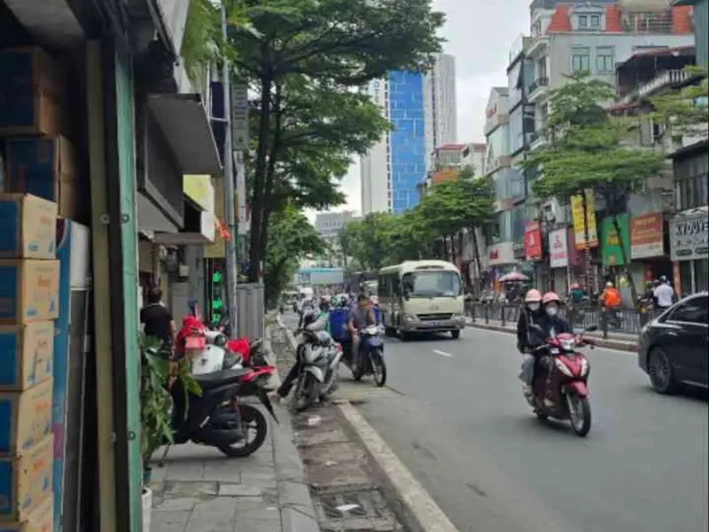 Bán nhà 3 tầng lô góc 2 mặt tiền tại Tây Sơn trung tâm... Bán nhà riêng tại Kim Liên, Hà Nội 01