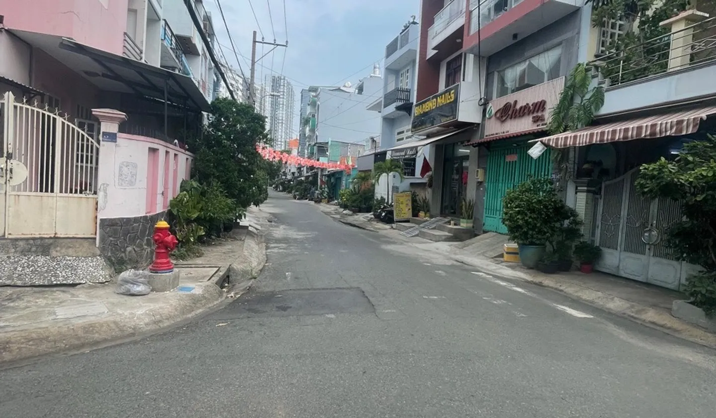 Cơ hội hiếm có sở hữu nhà mặt phố quận 6 giá tốt, vị trí đắc địa... Bán nhà mặt phố tại Bình Phú, Hồ Chí Minh 01