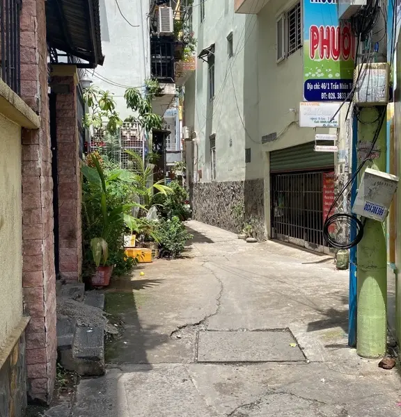 Nhà Quận 10 giá tốt, 5 phòng ngủ tiện nghi, gần Trần Nhân Tôn... Bán nhà riêng tại Hòa Hưng, Hồ Chí Minh 01