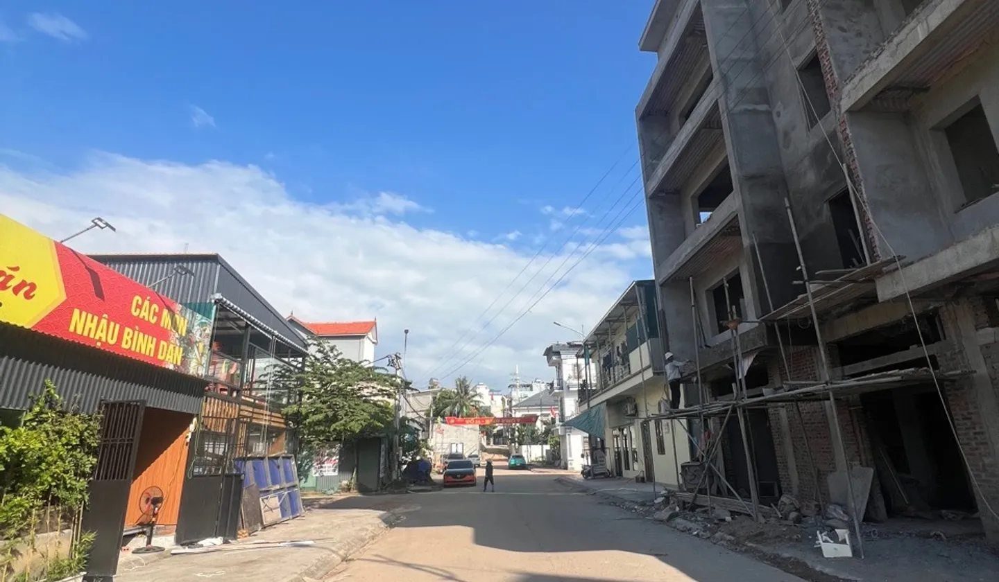 Nhà 1,5 tầng rộng rãi, tặng đất siêu giá trị ở Bãi Cháy... Bán nhà riêng tại Bãi Cháy, Quảng Ninh 01