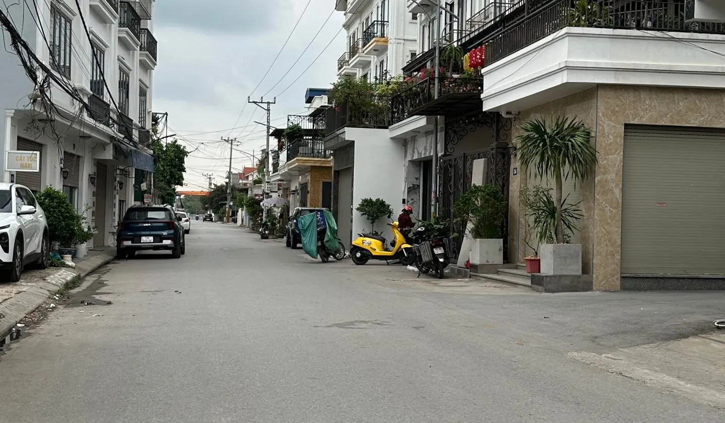 🏡 TÌM NHÀ AN CƯ - ĐỪNG BỎ QUA CĂN NÀY - BT SÂN VƯỜN MẶT PHỐ VĂN CÚ - VỊ TRÍ ĐẮC ĐỊA ĐƯỜNG MÁNG... Bán nhà mặt phố tại An Hải, Hải Phòng 01