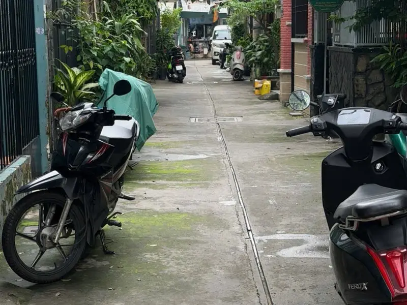 NHÀ NGUYỄN TRÃI Q1 HẺM XE HƠI,DT KHỦNG 50m2 BÁN ĐẤT TẶNG NHÀ ,GIÁ NHỈNH 10T... Bán nhà riêng tại Cầu Ông Lãnh, Hồ Chí Minh 01