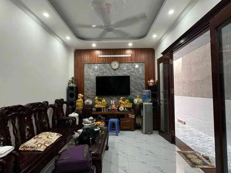 NGÕ NÔNG - Ô TÔ ĐỖ TRÁNH CÁCH 20M - SỬ DỤNG MỘT MÌNH NGÕ CHUNG, DÒNG TIỀN 9TR/THÁNG

💟 Vị trí: 
🔻... Bán nhà riêng tại Long Biên, Hà Nội 01