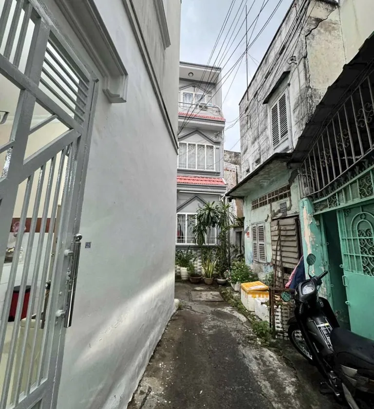 Bán nhà 40m2 2 tầng trung tâm Phú Nhuận, phù hợp xây mới... Bán nhà riêng tại Phú Nhuận, Hồ Chí Minh 01