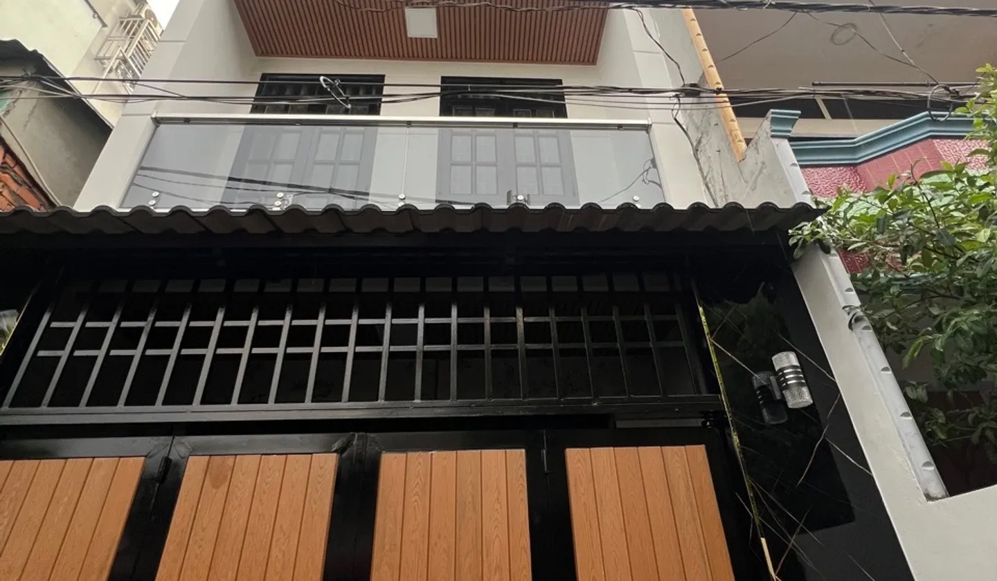 Bán nhà 3 tầng 3 phòng ngủ tại phường Âu Dương Lân giá 7.5 tỷ... Bán nhà riêng tại Chánh Hưng, Hồ Chí Minh 01