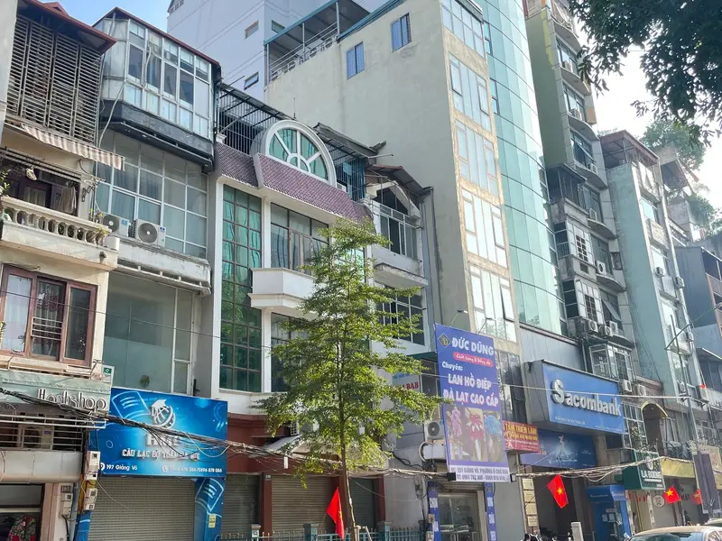 Bán nhà mặt phố Giảng Võ 79,5 m², vị trí đắc địa giá 120 tỷ đồng... Bán nhà mặt phố tại Giảng Võ, Hà Nội 01