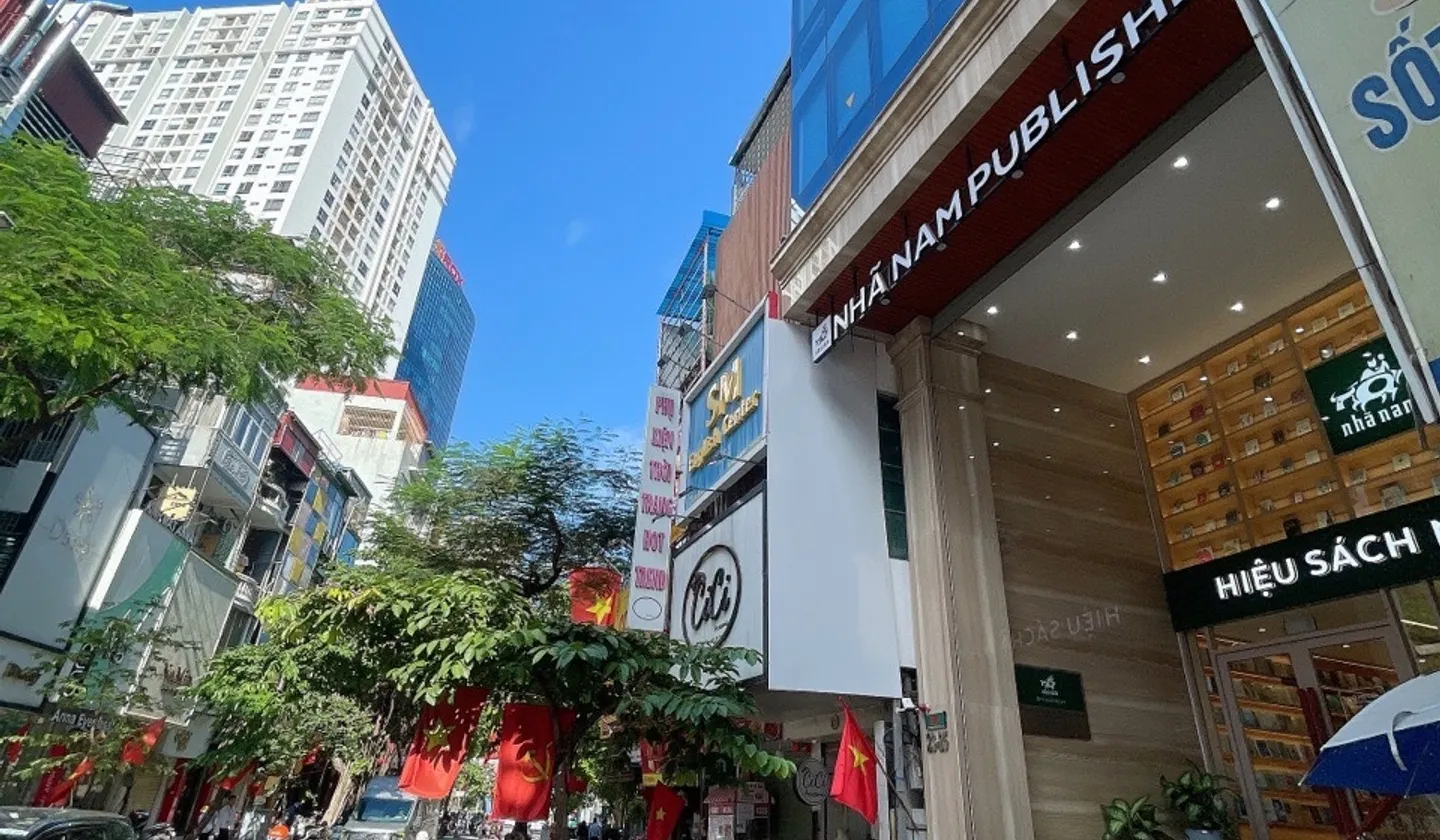 Tòa Building Sang Trọng Mặt Phố Chùa Láng - Cơ Hội Kinh Doanh Đẳng Cấp
Tài sản hiếm, định danh tốt... Bán nhà mặt phố tại Láng, Hà Nội 01
