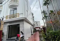 Nhà xây mới 4 tầng căn góc, thoáng sáng, mặt tiền rộng, cách mặt đường hàng tổng 15m. ô tô tận nhà... Bán nhà riêng tại Hải An, Hải Phòng 02