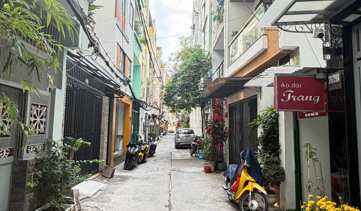 Nhà Cù Lao hẻm xe hơi, sân rộng 240m2 giá sốc... Bán nhà riêng tại Cầu Kiệu, Hồ Chí Minh 01