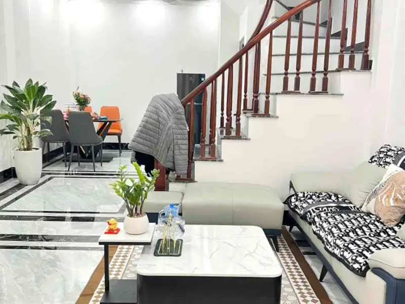 Bán nhà riêng 3 tầng phường Long Biên, Hà Nội, nhà mới, diện tích 40m2, giá 6.4 tỷ... Bán nhà riêng tại Long Biên, Hà Nội 01
