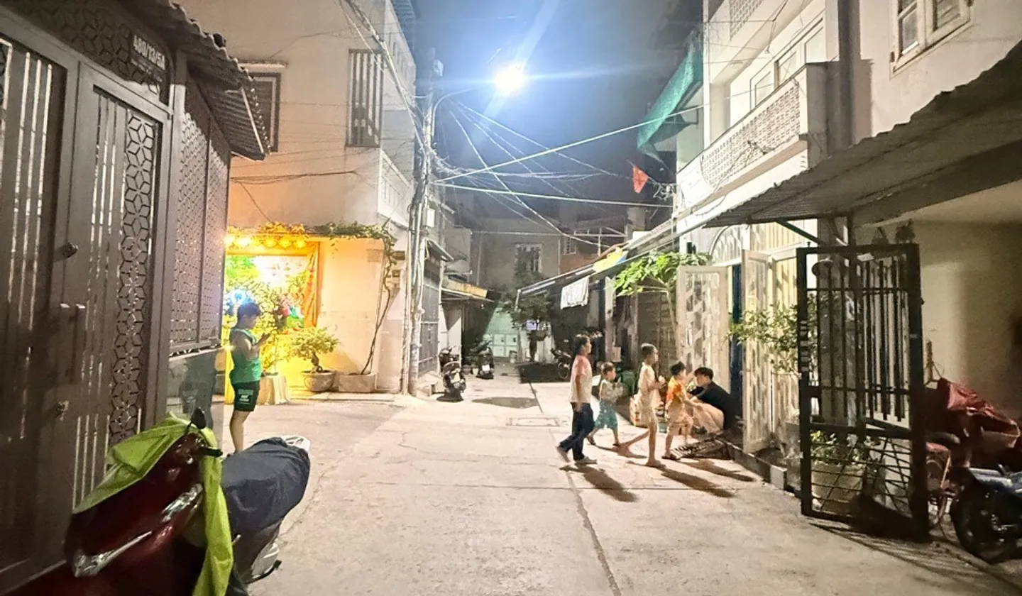 Cơ hội hiếm có sở hữu nhà 5 tầng 5 phòng ngủ ngay trung tâm quận... Bán nhà riêng tại Bình Hưng Hòa, Hồ Chí Minh 01
