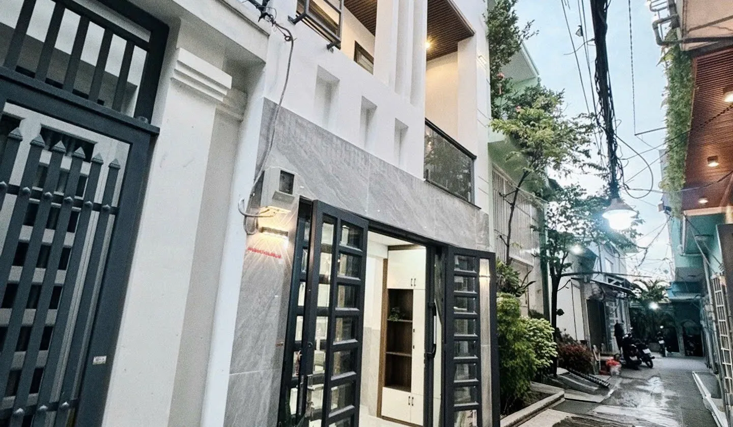 🚨 QUANG TRUNG P10 – NHÀ ĐẸP 42M² – NỞ HẬU – FULL NỘI THẤT! 🏡
✨ 2 TẦNG BTCT | 2PN | 2WC | NGANG 4M... Bán nhà riêng tại Gò Vấp, Hồ Chí Minh 01