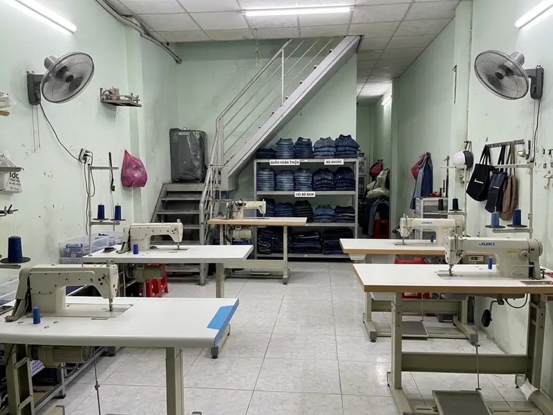 Nhà sát kênh tham lương đang phát triển, gần trường học , đi siêu thị Aeon 3 phút, nhà hẻm ô tô... Bán nhà riêng tại Bình Hưng Hòa, Hồ Chí Minh 01