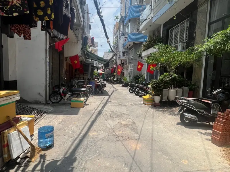 Nhà 3 tầng, 4 phòng ngủ tại trung tâm Quận 10, khu vực Hồ Thị Kỷ... Bán nhà riêng tại Vườn Lài, Hồ Chí Minh 01