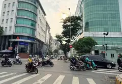 Nhà mặt phố 3 tầng gần sân bay Tân Sơn Nhất, mặt tiền 7m... Bán nhà mặt phố tại Tân Sơn Hòa, Hồ Chí Minh 03