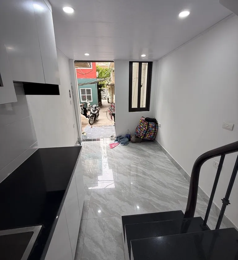 Bán nhà Tôn Đức Thắng, Trước nhà sân rộng thoáng, sổ đỏ cc... Bán nhà riêng tại Đống Đa, Hà Nội 01