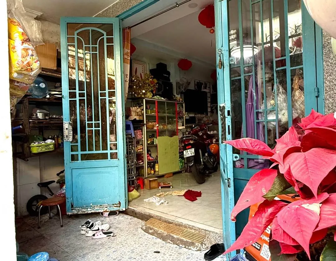 Bán nhà riêng 2 tầng tại phường Tân Hưng, Hồ Chí Minh, diện tích 43.9 m2, pháp lý có sổ hồng riêng... Bán nhà riêng tại Tân Hưng, Hồ Chí Minh 01
