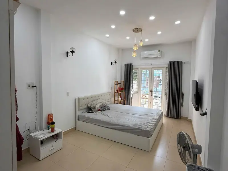 MỘT BƯỚC RA PHỐ ẨM THỰC PHAN XÍNH LONG - 2 MẶT TIỀN TRƯỚC SAU- HẺM XE HƠI THÔNG- 4 TẦNG... Bán nhà riêng tại Cầu Kiệu, Hồ Chí Minh 01